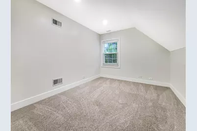 401 S Fourth Avenue, Libertyville, IL 60048 - Photo 18