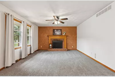 307 Shelden Drive, Winnebago, IL 61088 - Photo 6