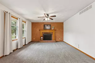 307 Shelden Dr, Winnebago, IL 61088 - Photo 6