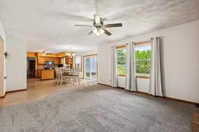 307 Shelden Drive, Winnebago, IL 61088 - Photo 4