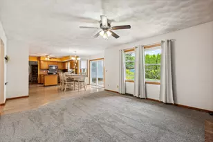 307 Shelden Dr, Winnebago, IL 61088 - Photo 4