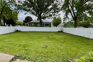 504 9th St, Lasalle, IL 61301 - Photo 28