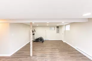 2745 W Gregory St, Chicago, IL 60625 - Photo 8