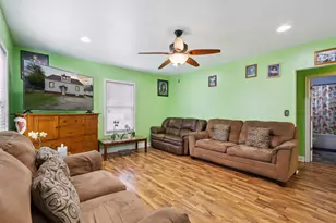 323 Tay St, Rockford, IL 61102 - Photo 6