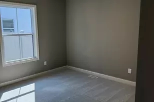 6105 Wrigley Dr, Bloomington, IL 61705 - Photo 10