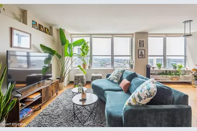 655 W Irving Park Road #2713, Chicago, IL 60613 - Photo 8