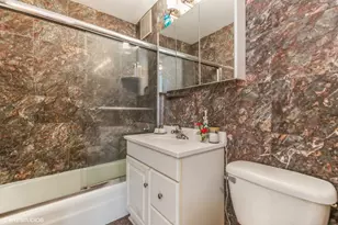 655 W Irving Park Rd, Chicago, IL 60613 - Photo 22