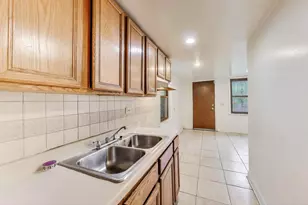 7649 S Dobson Ave, Chicago, IL 60619 - Photo 10