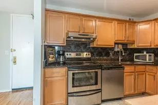 655 W Irving Park Rd, Chicago, IL 60613 - Photo 18