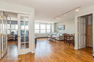 655 W Irving Park Rd, Chicago, IL 60613 - Photo 14