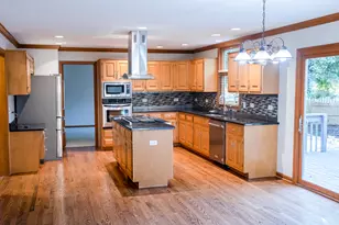 2697 Fox River Ln, Naperville, IL 60565 - Photo 6