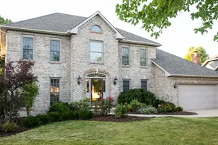 2697 Fox River Ln, Naperville, IL 60565 - Photo 2