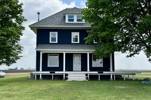 2034 Gittleson Rd, Rochelle, IL 61068 - Photo 2