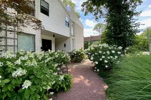 941 Harms Rd, Glenview, IL 60025 - Photo 2