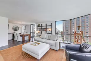 1310 N Ritchie Ct, Chicago, IL 60610 - Photo 4