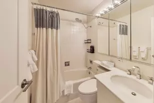 1310 N Ritchie Ct, Chicago, IL 60610 - Photo 16