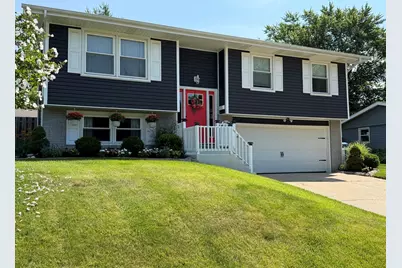 716 S 9th Avenue, Saint Charles, IL 60174 - Photo 2