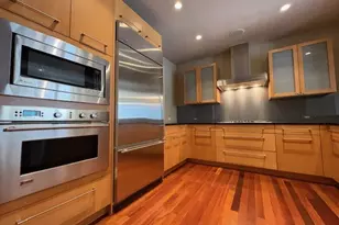 270 E Pearson St, Chicago, IL 60611 - Photo 4