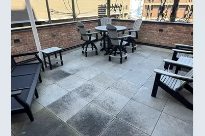 154 W Superior Street, Chicago, IL 60654 - Photo 14