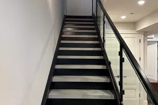 154 W Superior St, Chicago, IL 60654 - Photo 16