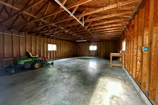 1008 Bloomington St, Dewitt, IL 61735 - Photo 12