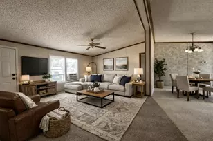 1008 Bloomington St, Dewitt, IL 61735 - Photo 4