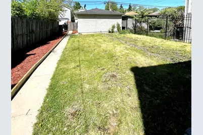 1426 N Central Park Avenue, Chicago, IL 60651 - Photo 6