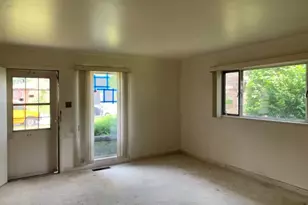 323 Windsor St, Park Forest, IL 60466 - Photo 4