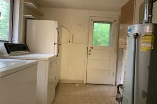 323 Windsor St, Park Forest, IL 60466 - Photo 6