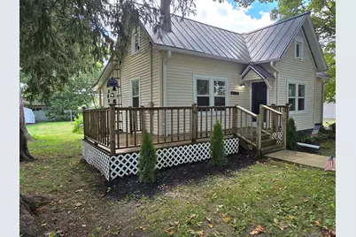 103 W Cherokee Avenue W, Shabbona, IL 60550 - Photo 1