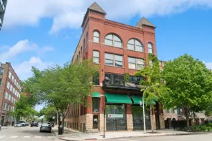 368 W Huron St, Chicago, IL 60654 - Photo 2