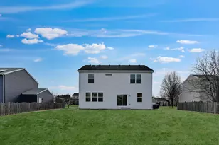 411 Honeysuckle Ln, Yorkville, IL 60560 - Photo 2