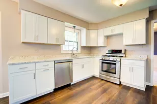 907 Secretariat Dr, Naperville, IL 60540 - Photo 8