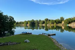 423 Mallard Point, Danville, IL 61832 - Photo 4