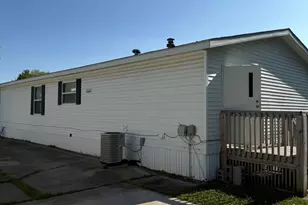 50 Candlelight Dr, Sauk Village, IL 60411 - Photo 1