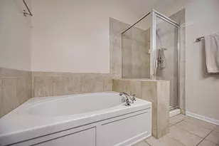 2929 Saganashkee Ln, Naperville, IL 60564 - Photo 18