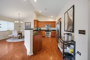 2929 Saganashkee Ln, Naperville, IL 60564 - Photo 2