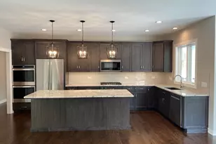 2019 Middleton Ave, Lisle, IL 60532 - Photo 2