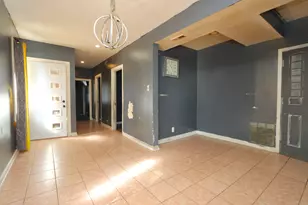 727 N Springfield Ave, Chicago, IL 60624 - Photo 2