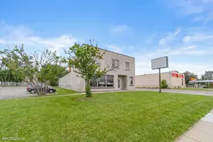 122 W Northwest Hwy, Barrington, IL 60010 - Photo 1