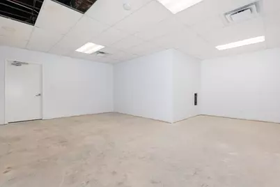 2520 W Devon Avenue #2, Chicago, IL 60659 - Photo 8