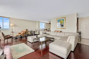 40 N Tower Rd, Oak Brook, IL 60523 - Photo 4