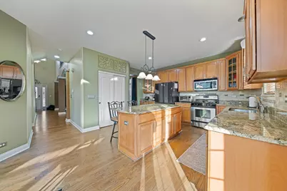 3262 Homestead Avenue, Aurora, IL 60506 - Photo 8