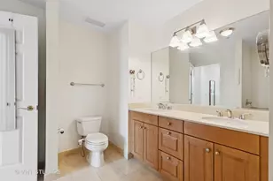 21 E Huron St, Chicago, IL 60611 - Photo 16
