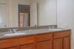 2705 Colonial Dr, Elgin, IL 60124 - Photo 30