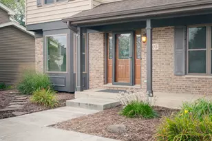 2705 Colonial Dr, Elgin, IL 60124 - Photo 8