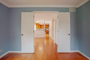 2705 Colonial Dr, Elgin, IL 60124 - Photo 12