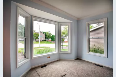 2705 Colonial Drive, Elgin, IL 60124 - Photo 10