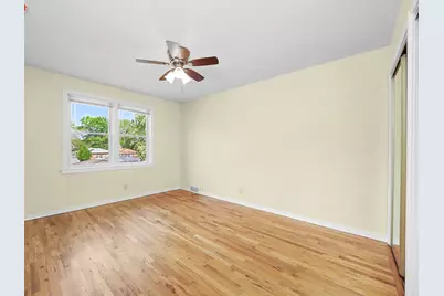 7754 S Yates Boulevard, Chicago, IL 60649 - Photo 12