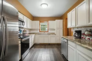 884 E 1200N Rd, Melvin, IL 60952 - Photo 12